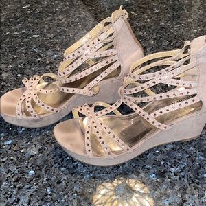 Girls Badgley Mischka Wedge Sandals Size 5